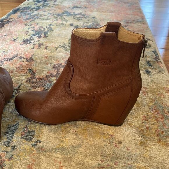 Frye  wedge  booties - Picture 5 of 7